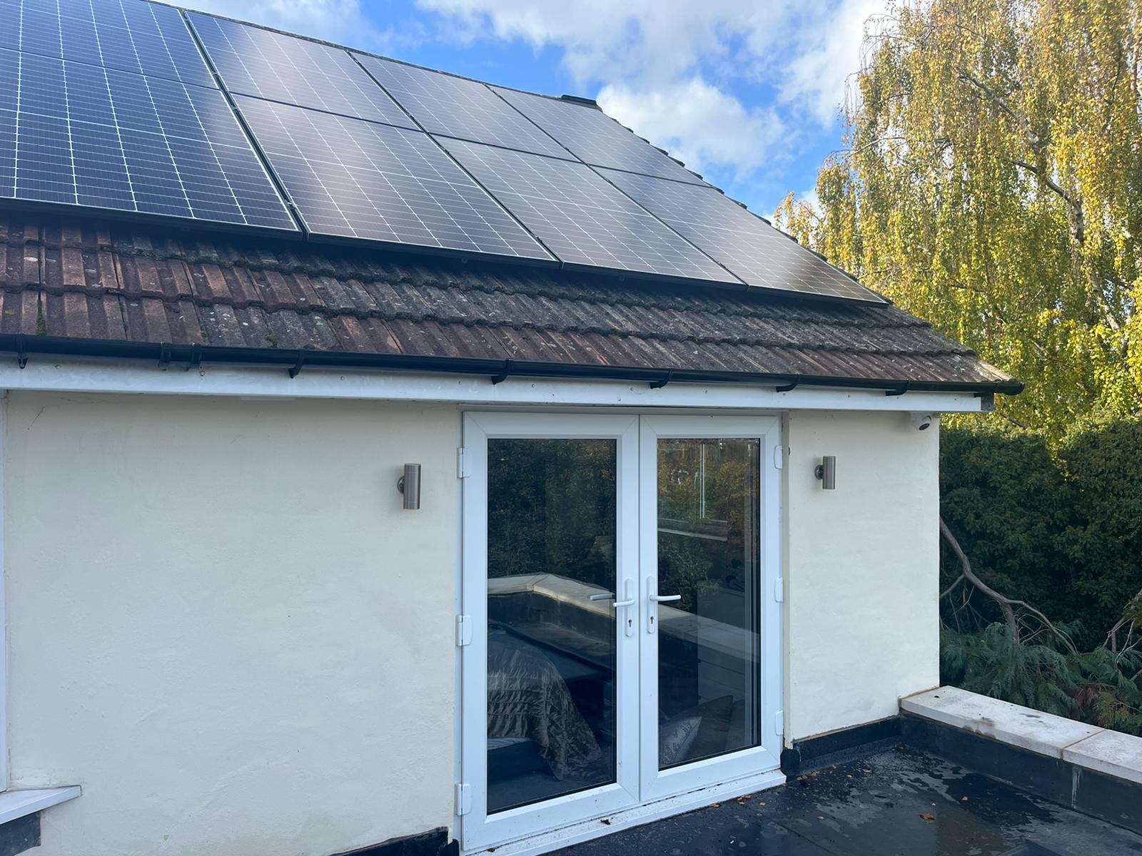 28 Panel system with battery storage and smart EV charger – Berkhamsted