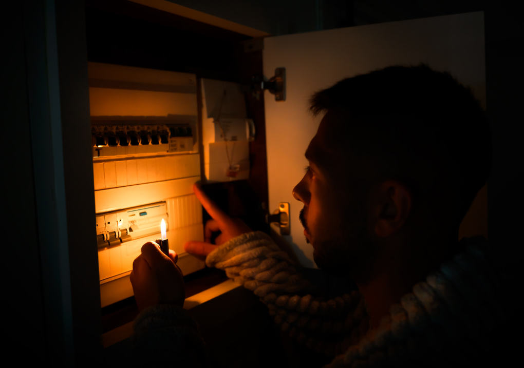 Why Does My Solar System Turn Off During a Power Cut?